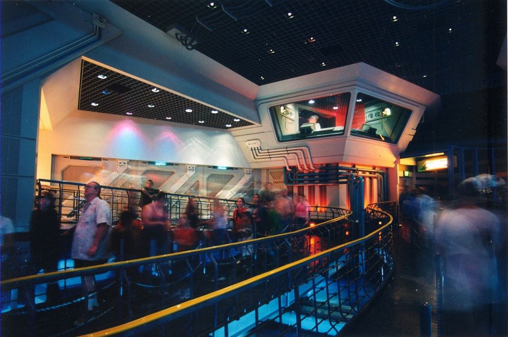 1280px-Star_Tours_Cueue.jpg