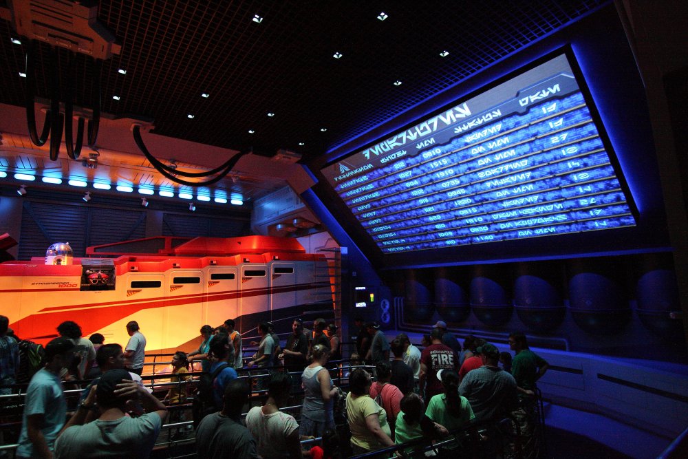Star_Tours_Space_Port.jpg